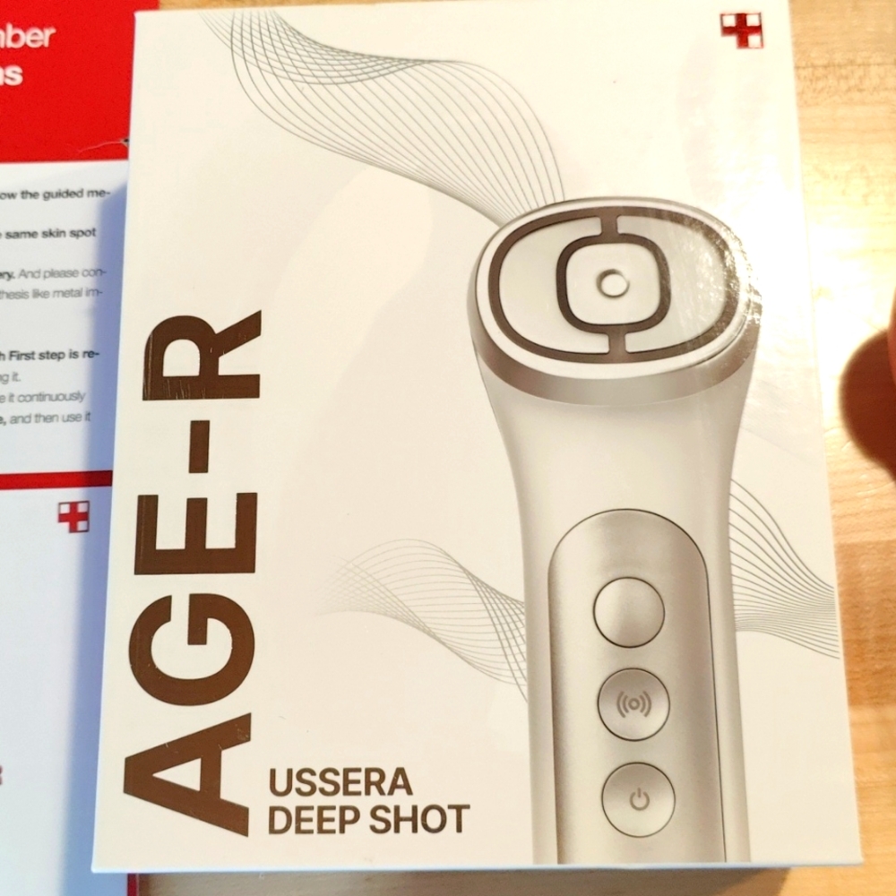 Medicube AGE-R Ussera Deep Shot device w/ bonus gel